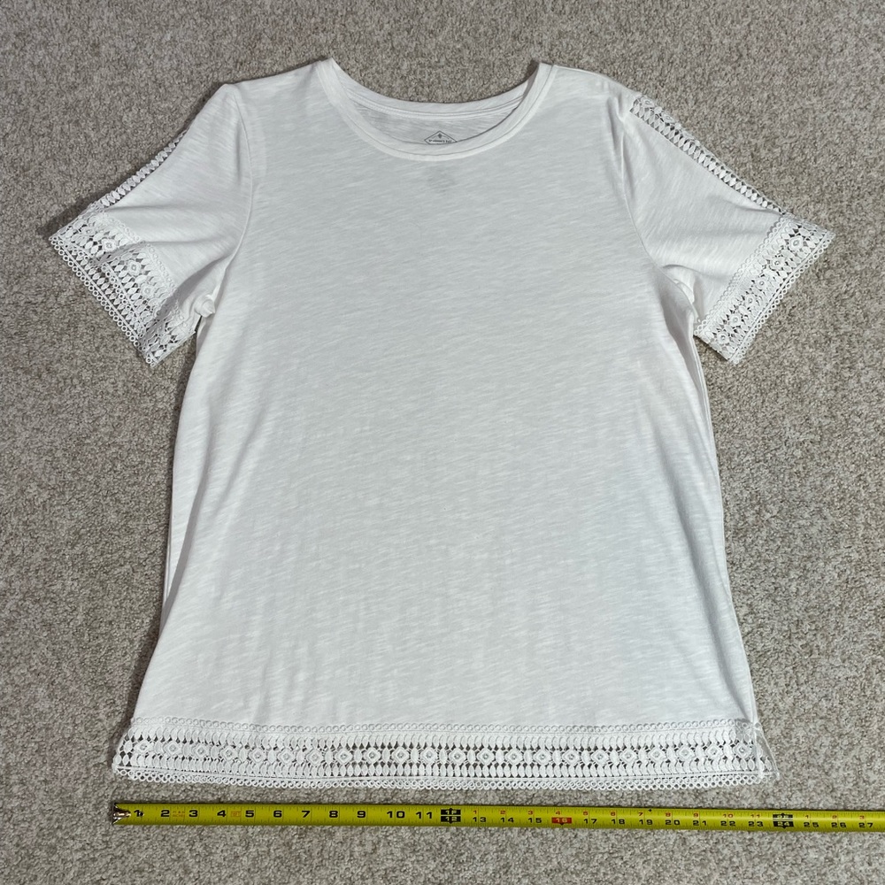 NWT St John’s Bay Women’s Lace Trimmed White Top Size L